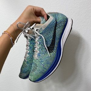 Nike blue green fly knit racer